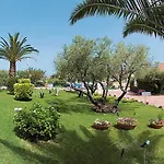 La Pace Village Club تروبيا