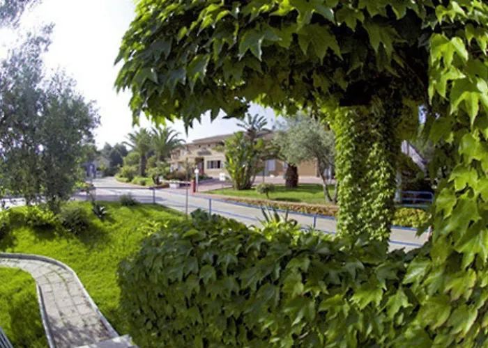 La Pace Village Club מלון דירות טרופאה