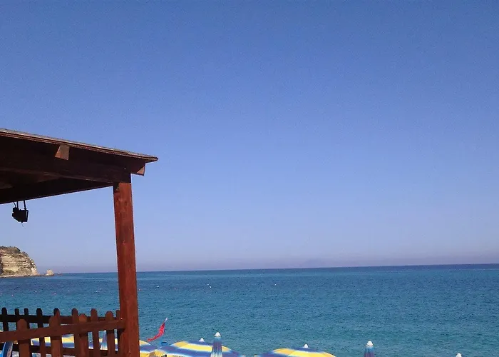 La Pace Village Club 3* טרופאה