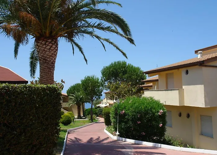 La Pace Village Club מלון דירות