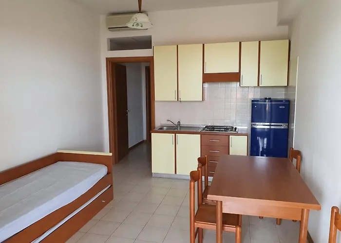 La Pace Village Club 3* טרופאה