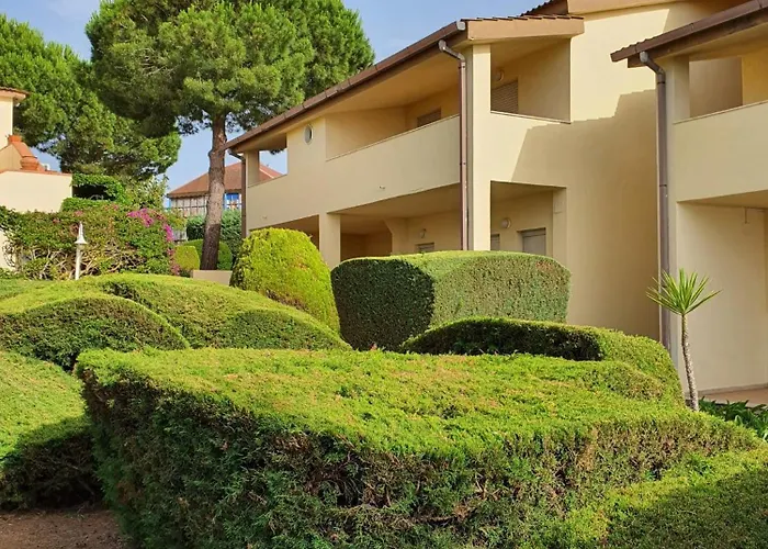 La Pace Village Club