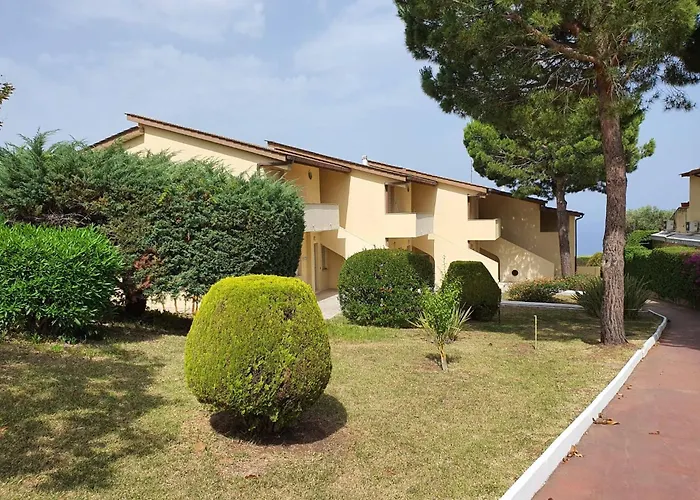 La Pace Village Club 3* טרופאה