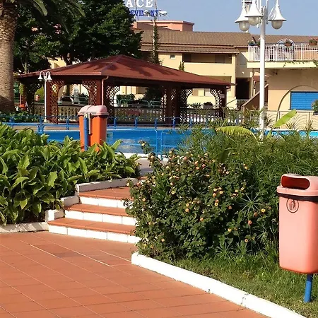 Aparthotel La Pace Village Club Tropea