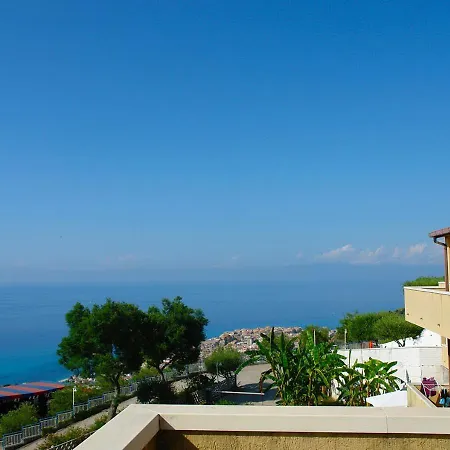 La Pace Village Club