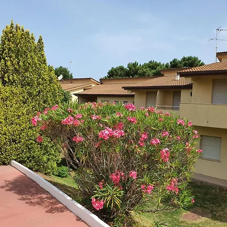 La Pace Village Club